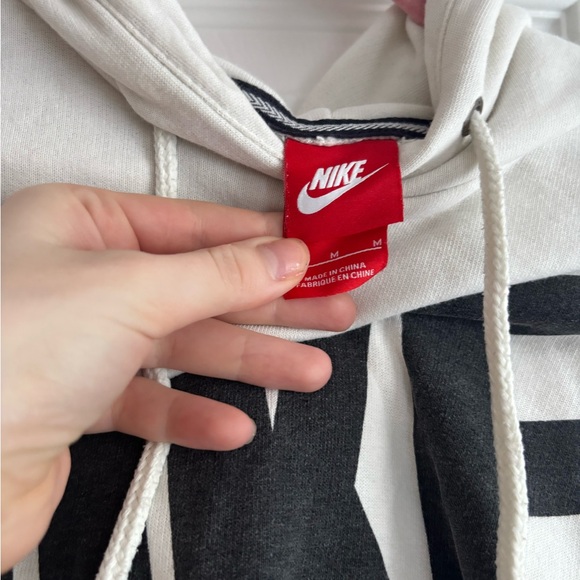 Womens NIKE hoodie - Picture 2 of 3